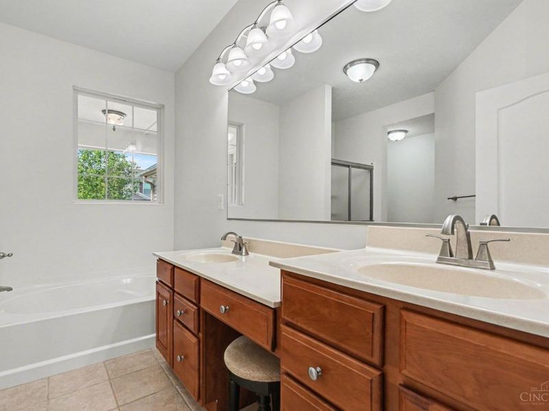 8058 Bridge Point Drive, Unit 7-202, Green Township, OH 45248 Photo 20