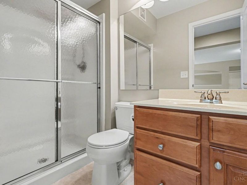 8058 Bridge Point Drive, Unit 7-202, Green Township, OH 45248 Photo 22