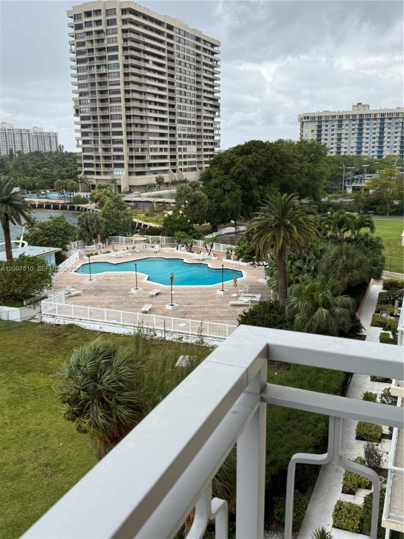 11111 Biscayne Blvd, Unit 6C, Miami, FL 33181 Photo
