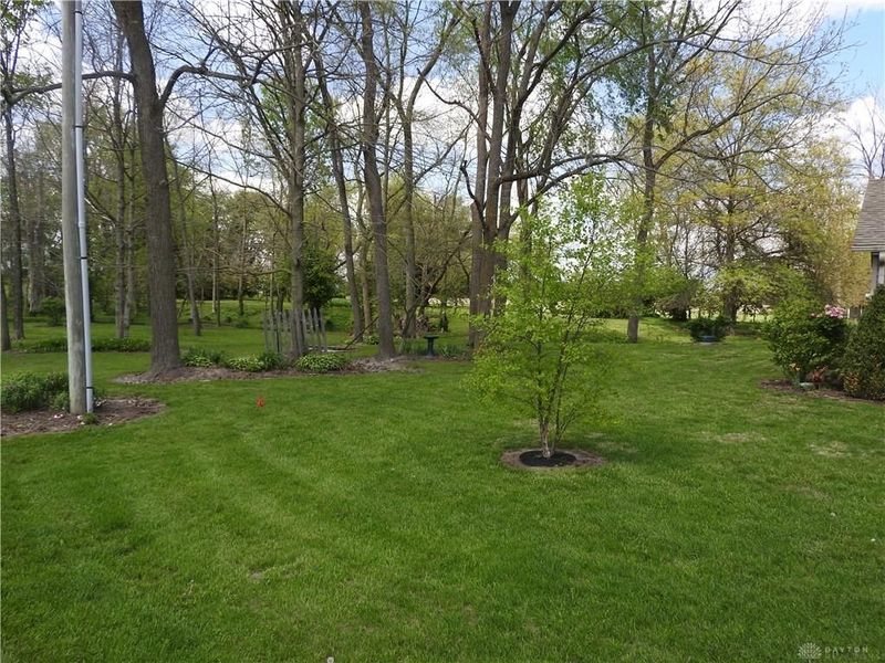 2185 E Loy Road, Piqua, OH 45356 Photo 3