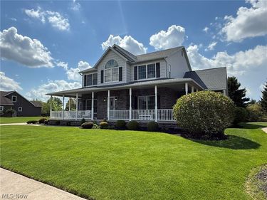 734 Pga Boulevard NE, New Philadelphia, OH 44663