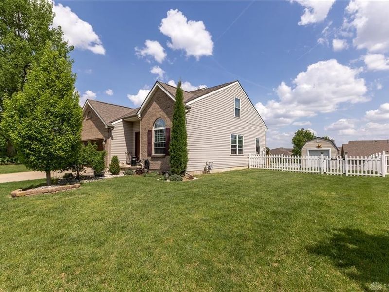 2014 Clearstream Way, Englewood, OH 45322 Photo 3