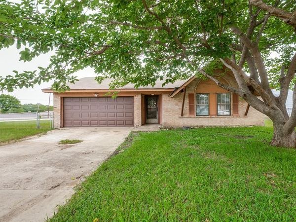 2654 Arlington Lane , Lancaster, TX 75134