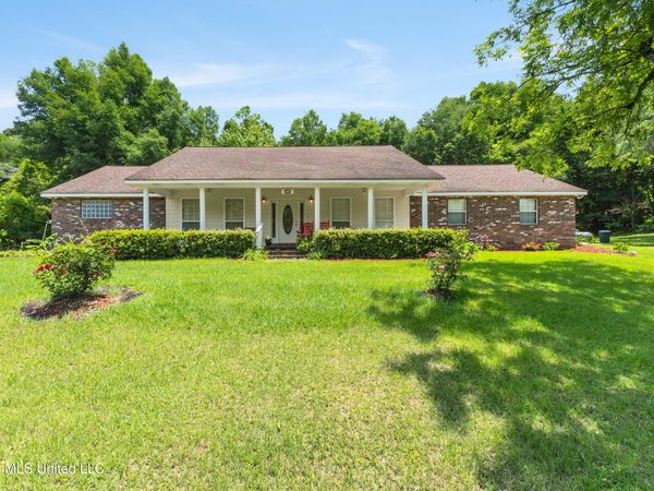 59 Thomas Lane, Columbia, MS 39429