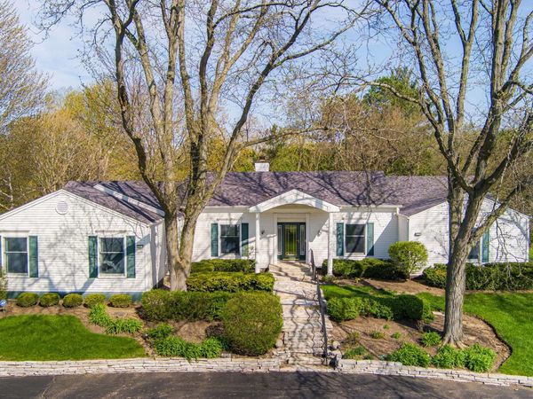 1092 Aberdeen Road , Inverness, IL 60067