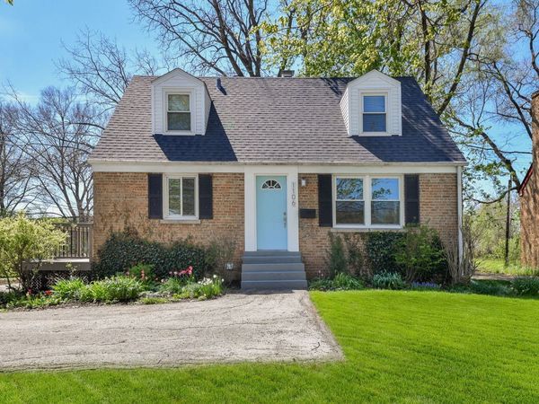 1106 Manchester Road , Wheaton, IL 60187