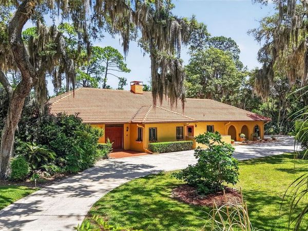 1109 ELYSIUM BOULEVARD , MOUNT DORA, FL 32757