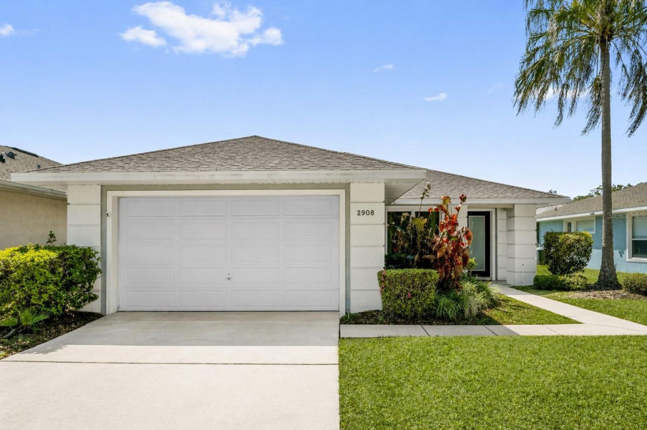 2908 Sunset Lakes Boulevard, Kissimmee, FL 34747 Main Photo