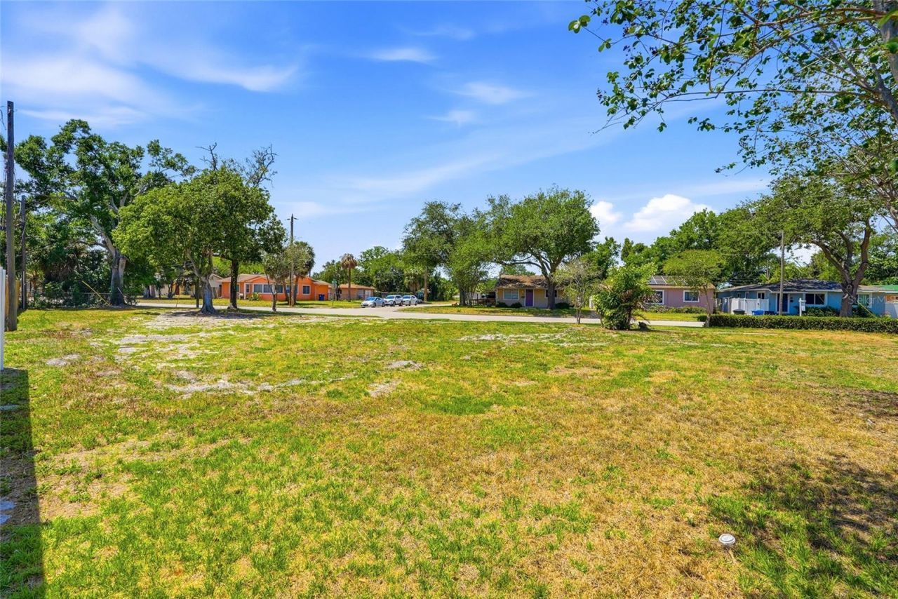 4716 Iris Street N, Saint Petersburg, FL 33714 Photo