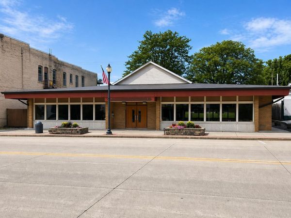111 N Main St, Mayville, WI 53050