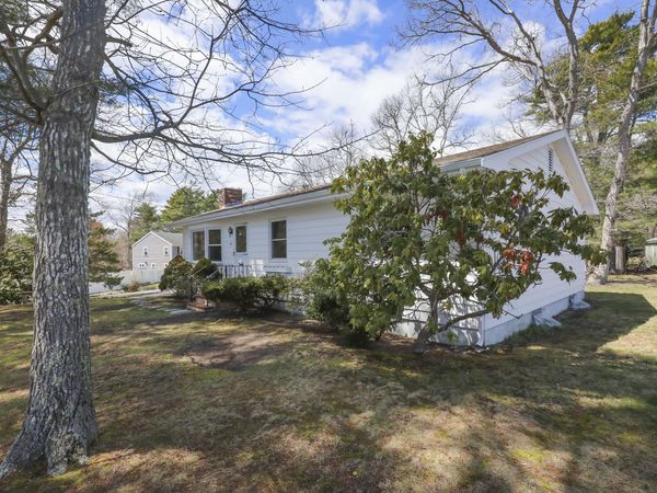 49 Onset Avenue, Buzzards Bay, MA 02532