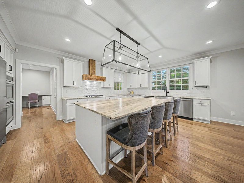 11 Pickett Place , New Albany, OH 43054 Photo 2