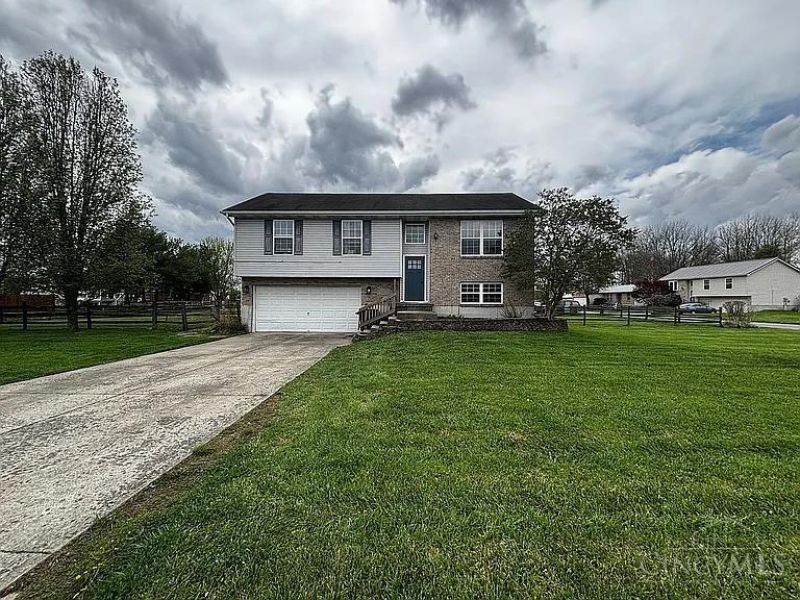 210 E Robin Avenue, Green Township, OH 45154 Photo 1