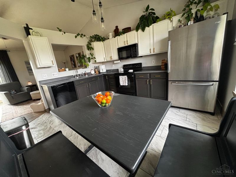 210 E Robin Avenue, Green Township, OH 45154 Photo 8