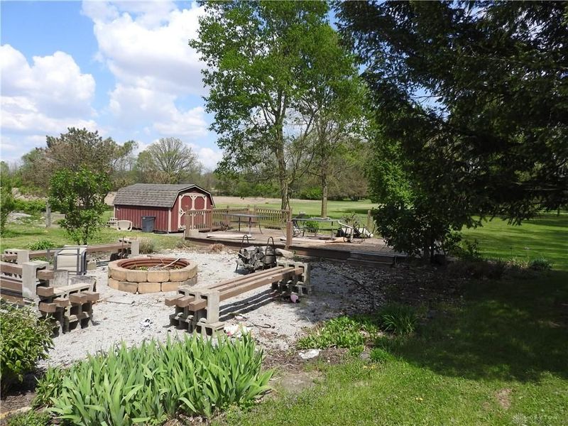 2105 E Loy Road, Piqua, OH 45356 Photo 8