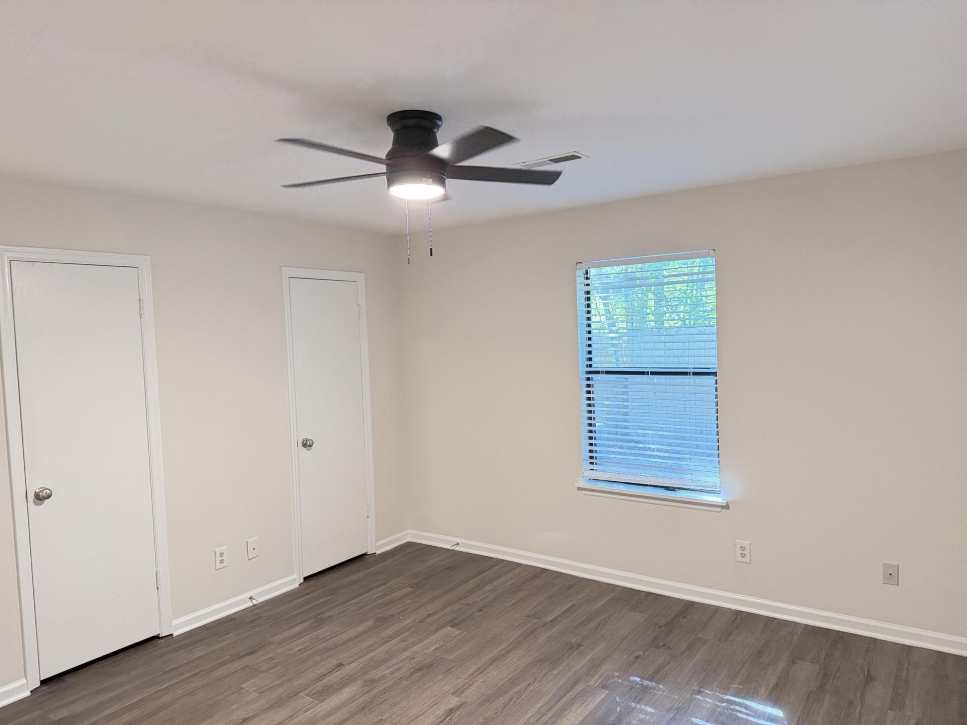 186 Dorchester Manor Boulevard Photo 6