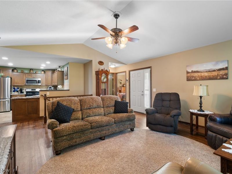257 Woodbury Circle, Dalton, OH 44618 Photo 8