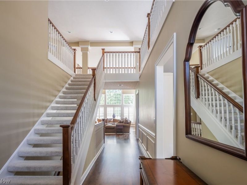 285 Burwick Road, Highland Heights, OH 44143 Photo 2