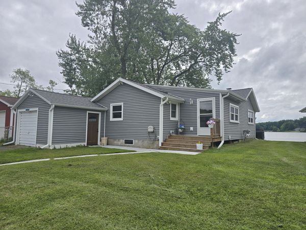11023 Pennock Lane, Delton, MI 49046