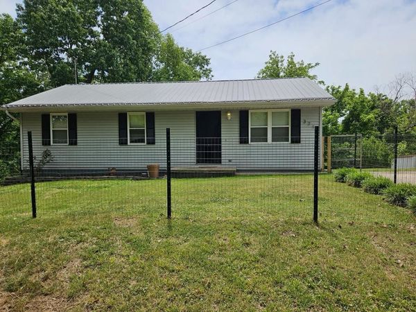 3710 Oakview Drive, Huntington, WV 25701