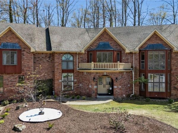 7 Deer Run Court , Buffalo, NY 14221