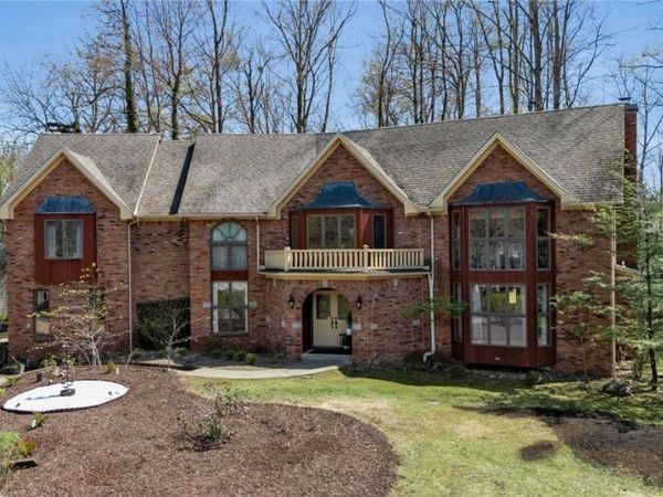 7 Deer Run Court, Buffalo, NY 14221