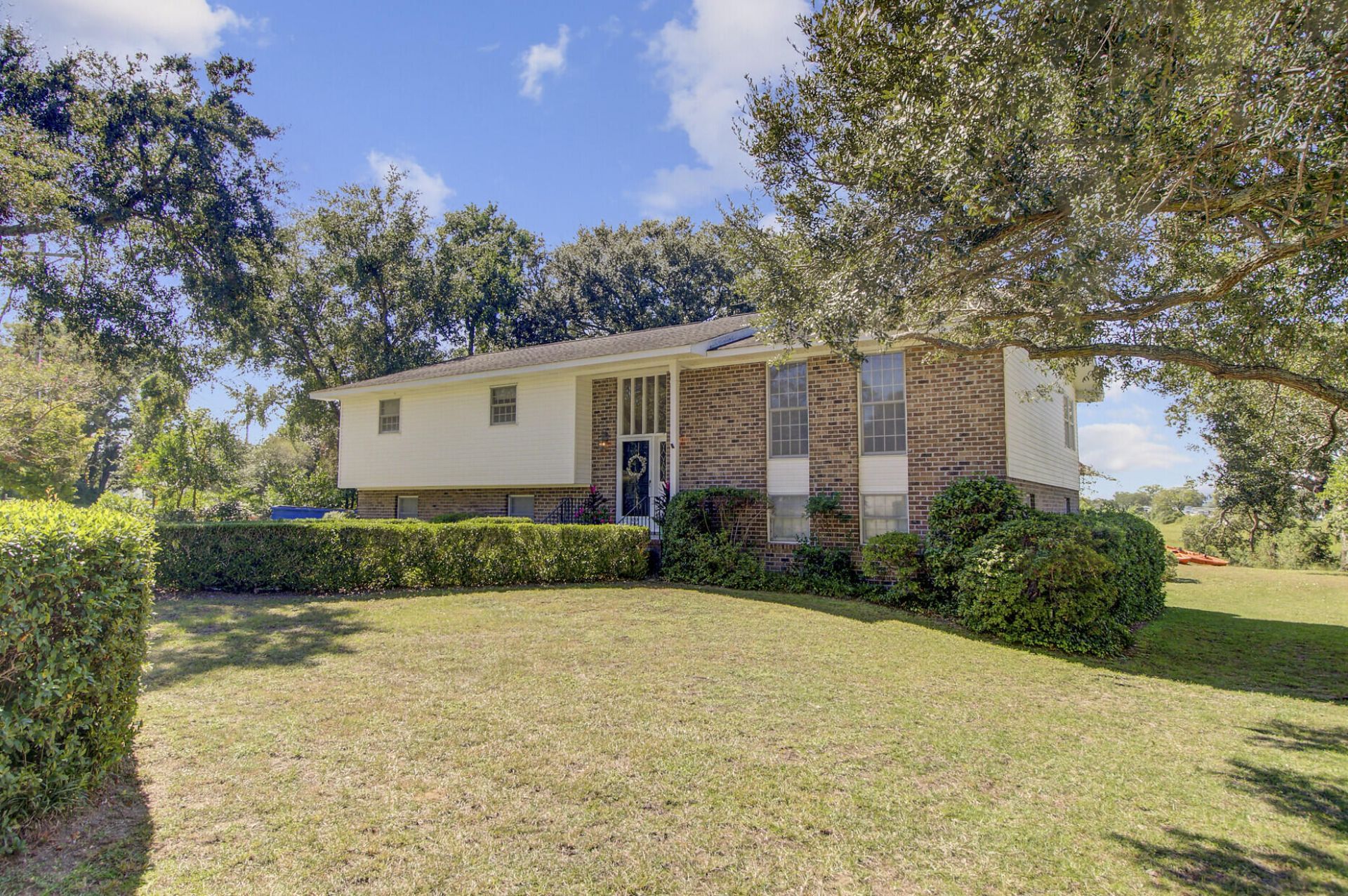 643 N Shore Drive Photo 12
