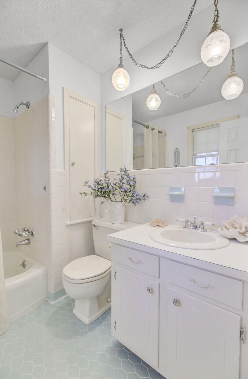 643 N Shore Drive Photo 32