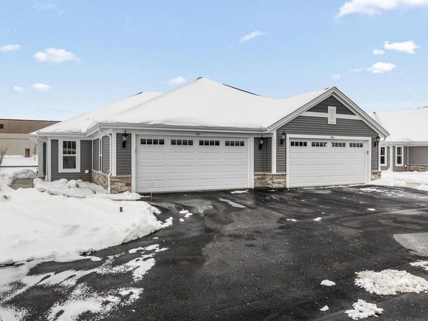 520 Hunter Oaks BOULEVARD, Unit 0801, Watertown, WI 53094