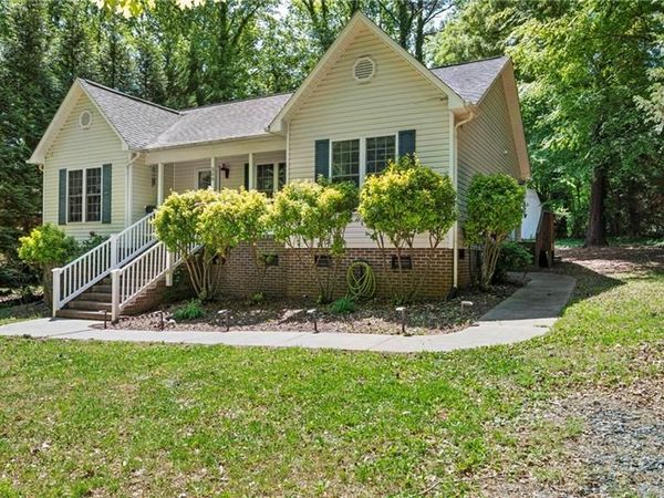 208 E BROWN Street, Randleman, NC 27317