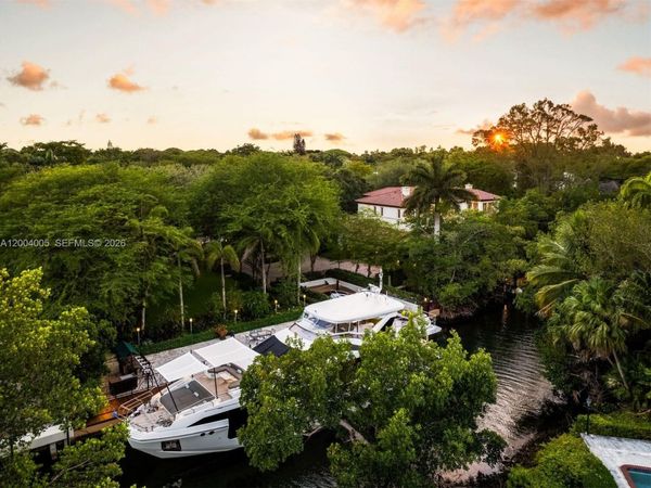 255 Cocoplum Rd , Coral Gables, FL 33143