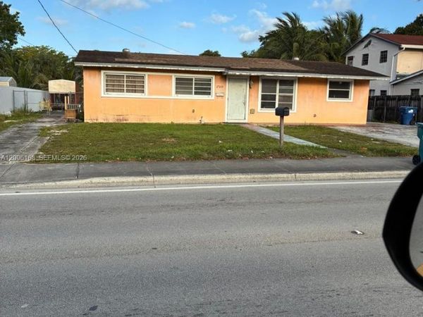 17210 NW 47th Ave , Miami Gardens, FL 33055