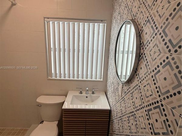 2816 Pine Tree Dr , Unit 2, Miami Beach, FL 33140