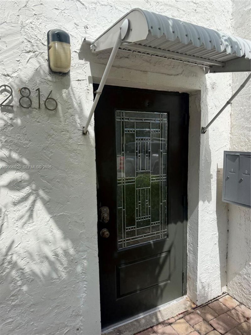 2816 Pine Tree Dr , Unit 2, Miami Beach, FL 33140 Photo