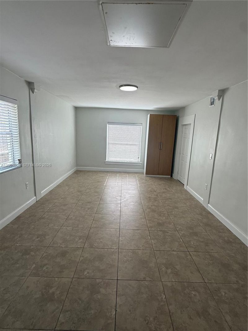 2816 Pine Tree Dr , Unit 2, Miami Beach, FL 33140 Photo