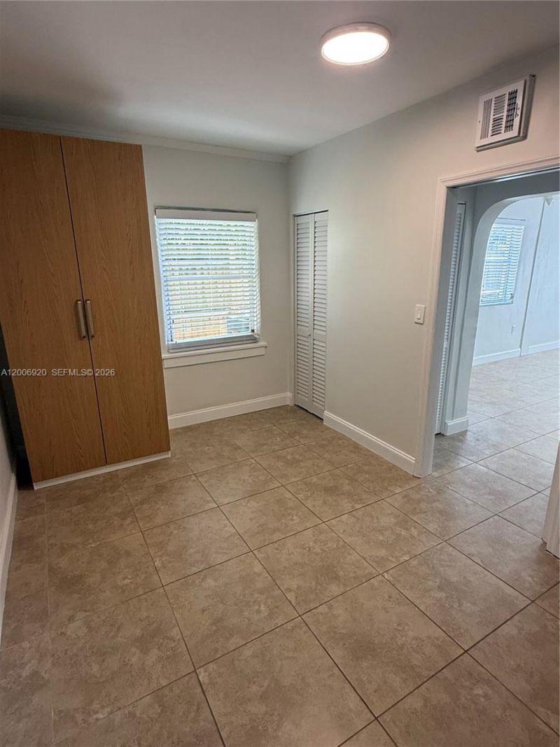 2816 Pine Tree Dr , Unit 2, Miami Beach, FL 33140 Photo