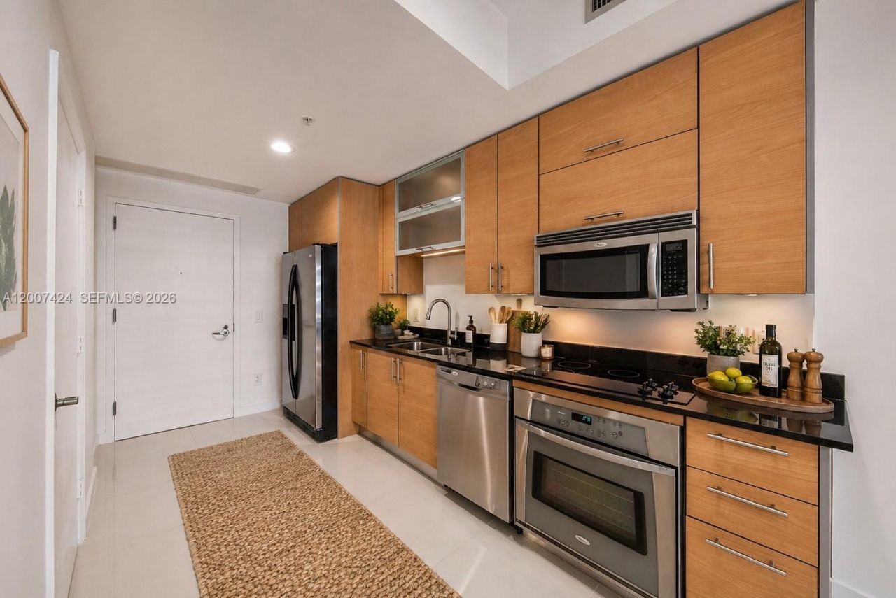 60 SW 13th St , Unit 2420, Miami, FL 33130 Photo