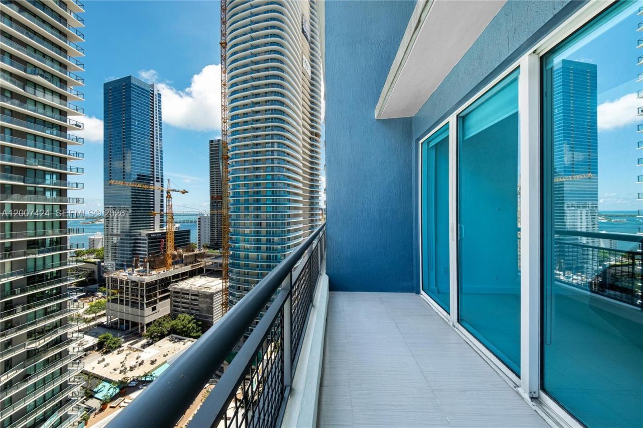 60 SW 13th St , Unit 2420, Miami, FL 33130 Photo