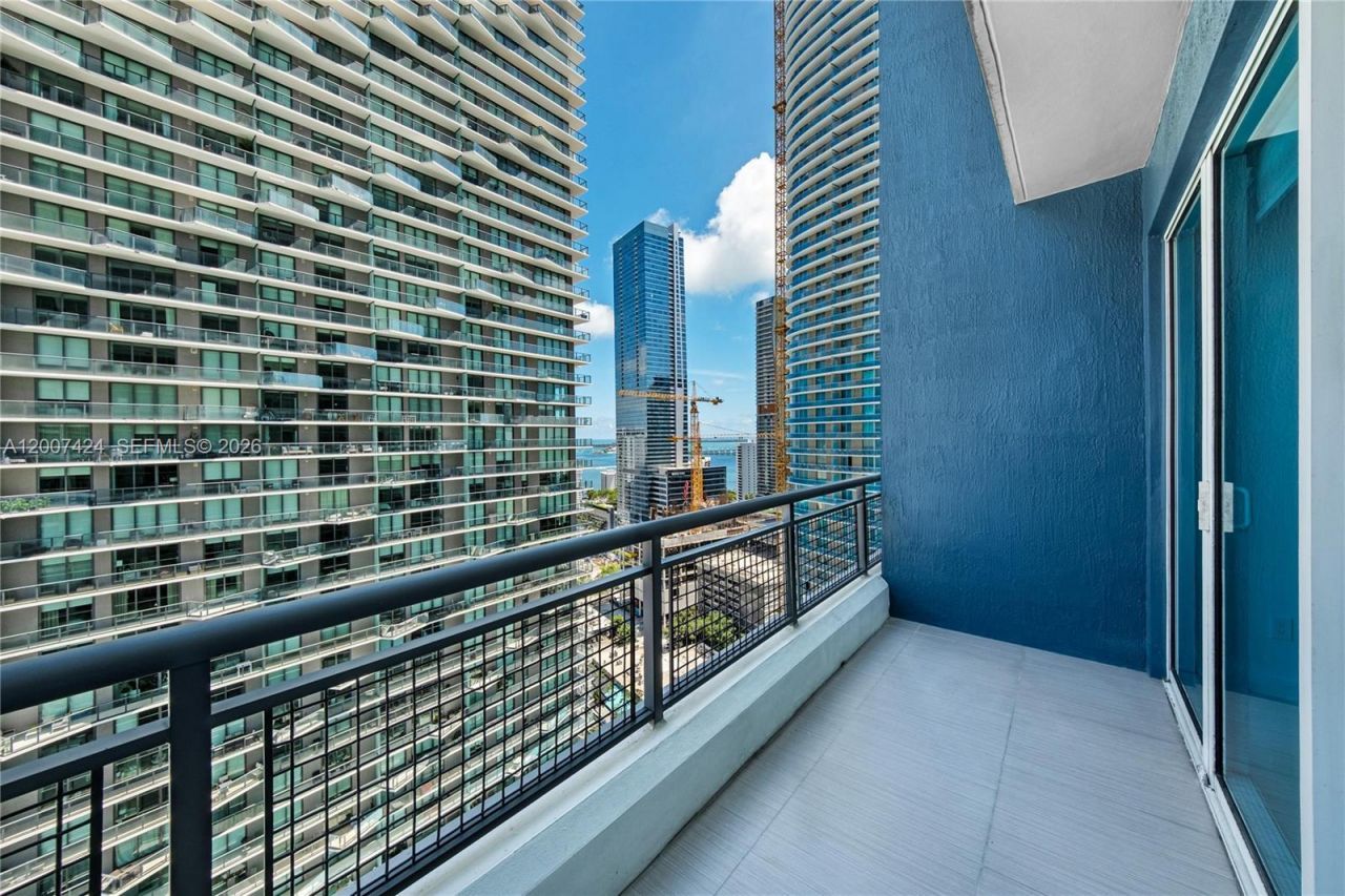 60 SW 13th St , Unit 2420, Miami, FL 33130 Photo