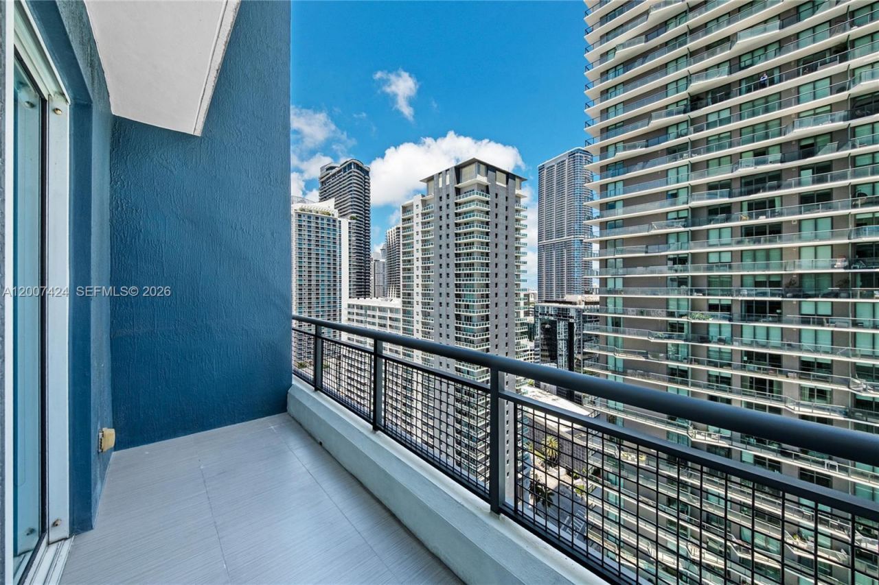 60 SW 13th St , Unit 2420, Miami, FL 33130 Photo