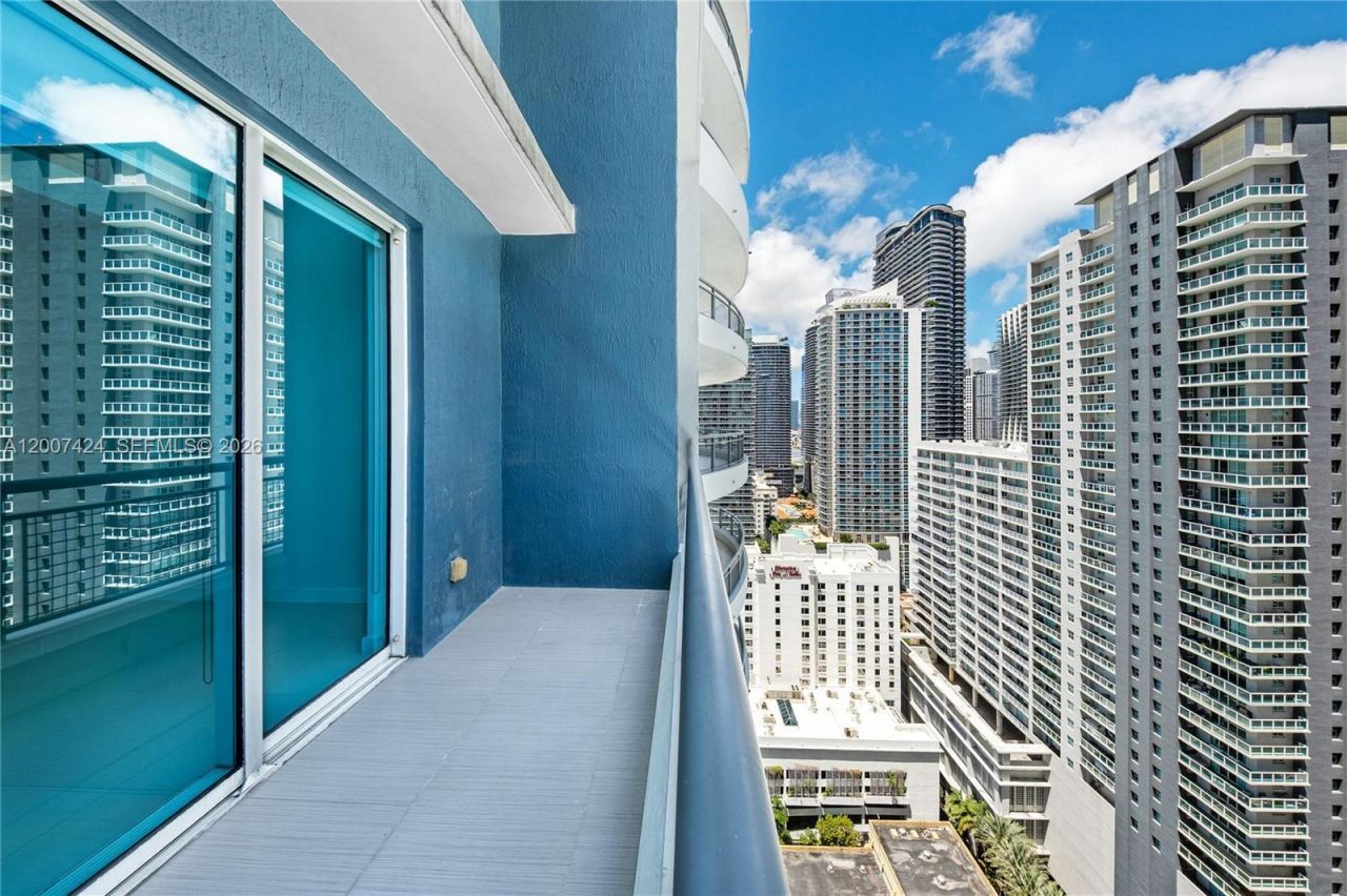60 SW 13th St , Unit 2420, Miami, FL 33130 Photo