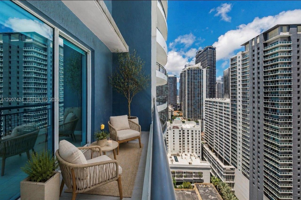 60 SW 13th St , Unit 2420, Miami, FL 33130 Photo