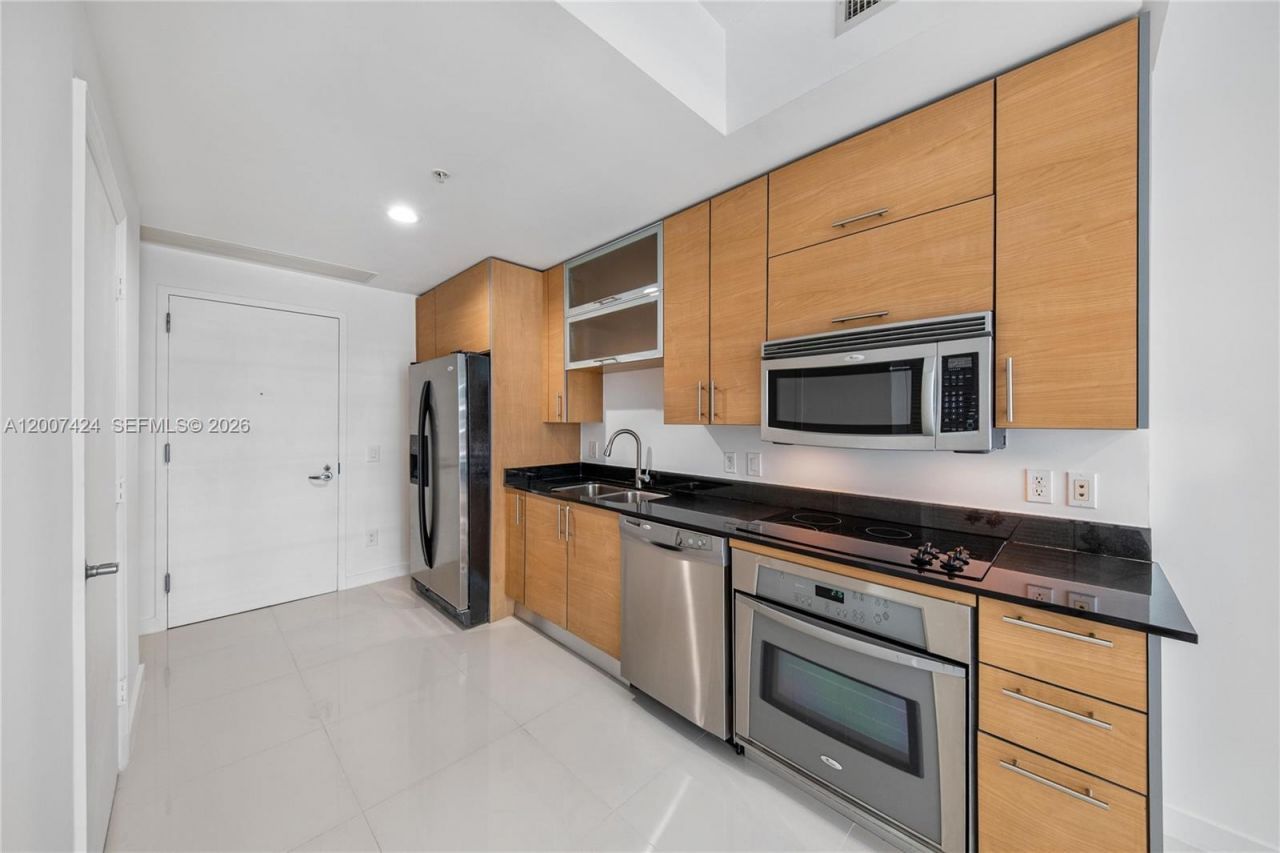 60 SW 13th St , Unit 2420, Miami, FL 33130 Photo