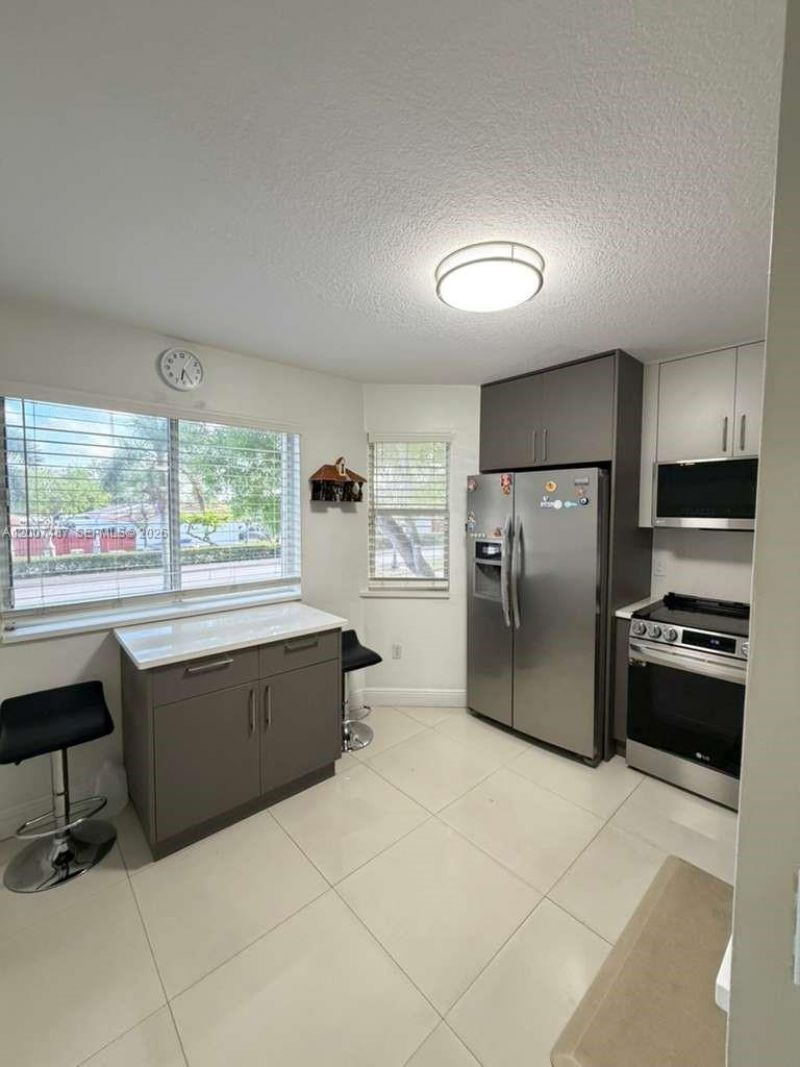 7265 NW 173rd Dr, Unit 712-7, Hialeah, FL 33015 Photo