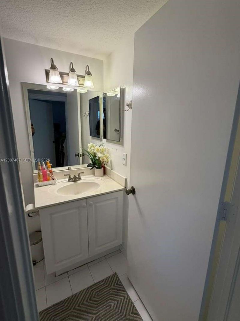 7265 NW 173rd Dr, Unit 712-7, Hialeah, FL 33015 Photo