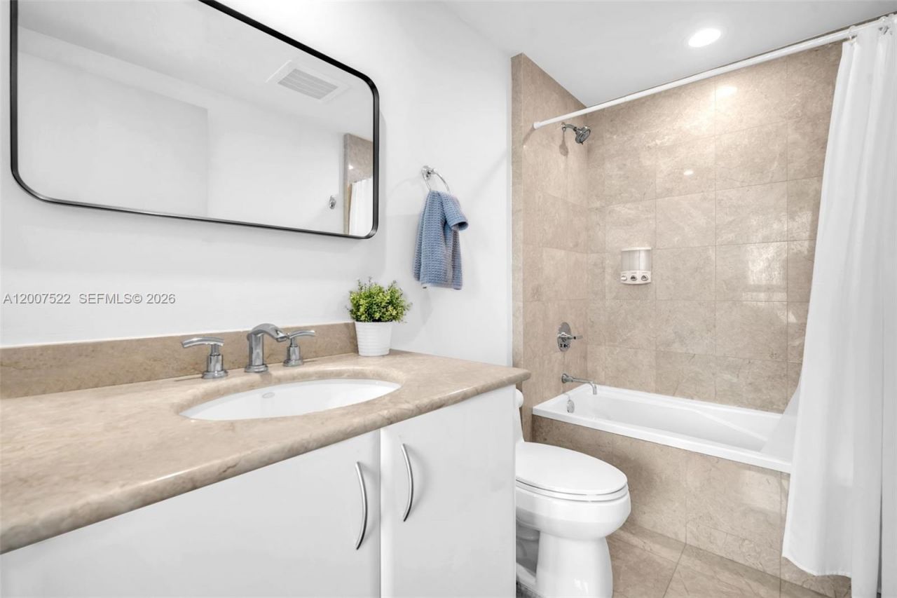 1331 Brickell Bay Dr , Unit 3609, Miami, FL 33131 Photo