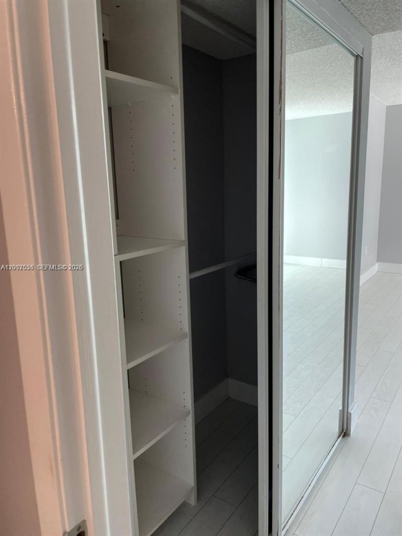 5880 Collins Ave , Unit 1006, Miami Beach, FL 33140 Photo