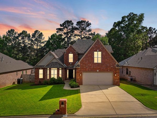 121 Lily Drive, Maumelle, AR 72113