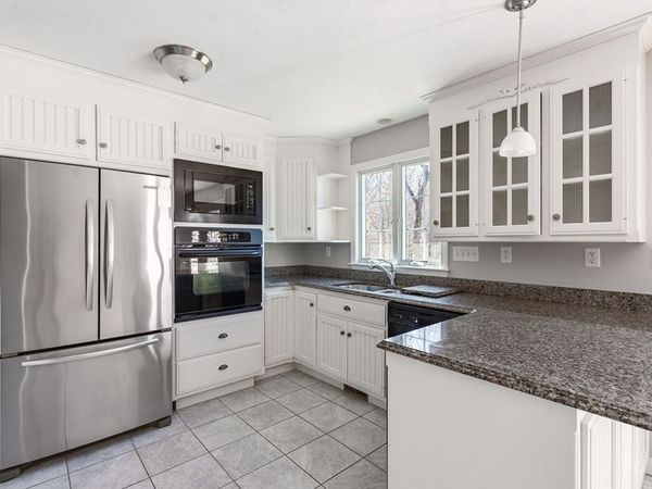 61 Hillview Ln, Unit 61, Northbridge, MA 01588