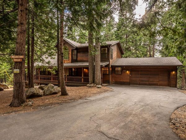 3025 Kenshaw Way, Dorrington, CA 95223